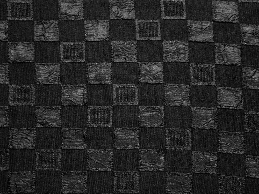 Šatovka čierna "plastická kocka" 