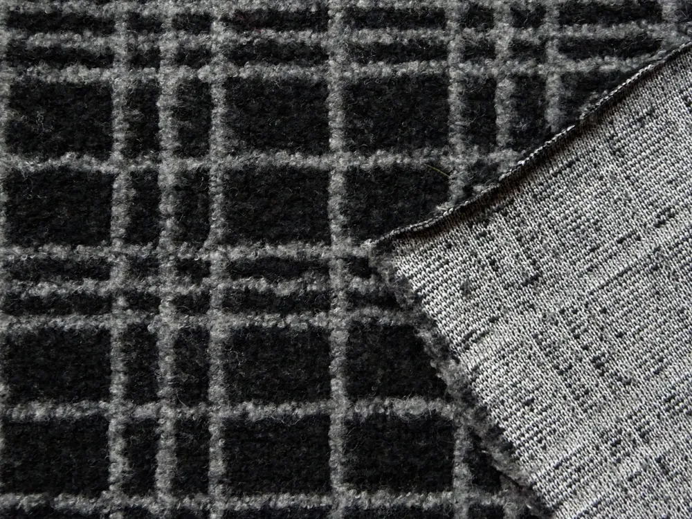 Kabátovina čierna "sivé káro" 