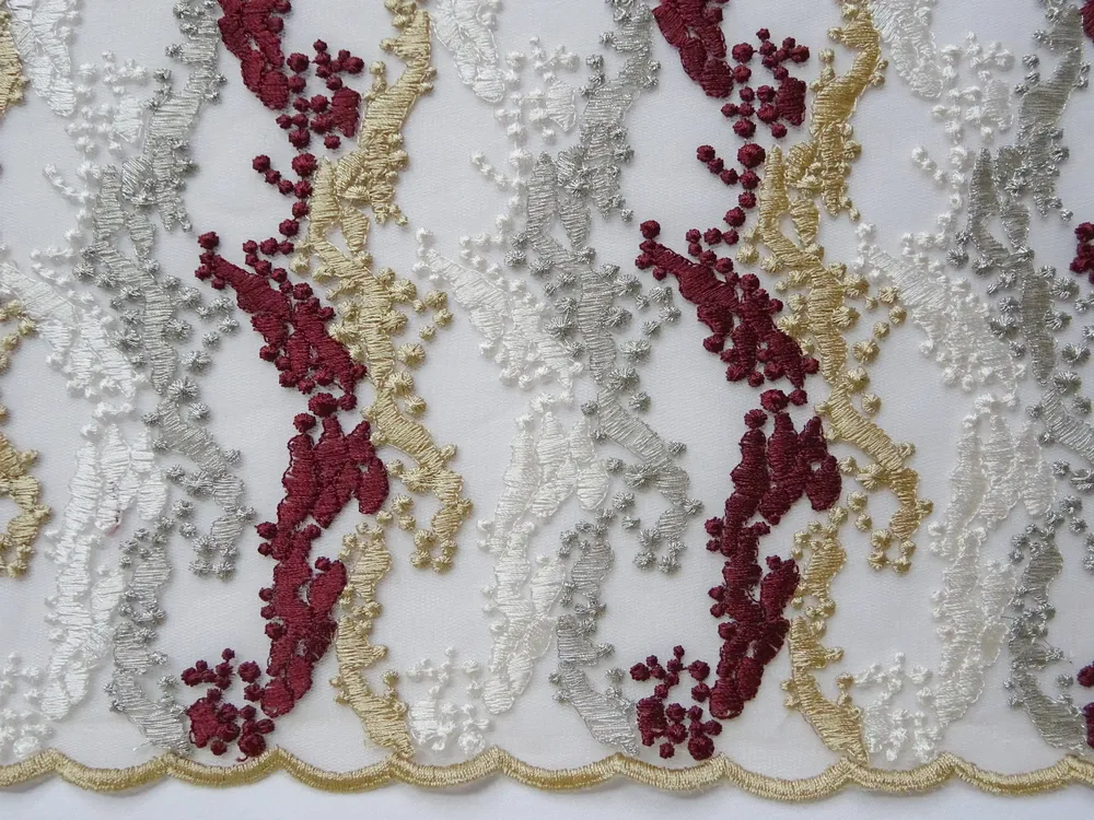 Vyšívaný tyl "farebné vlnky"