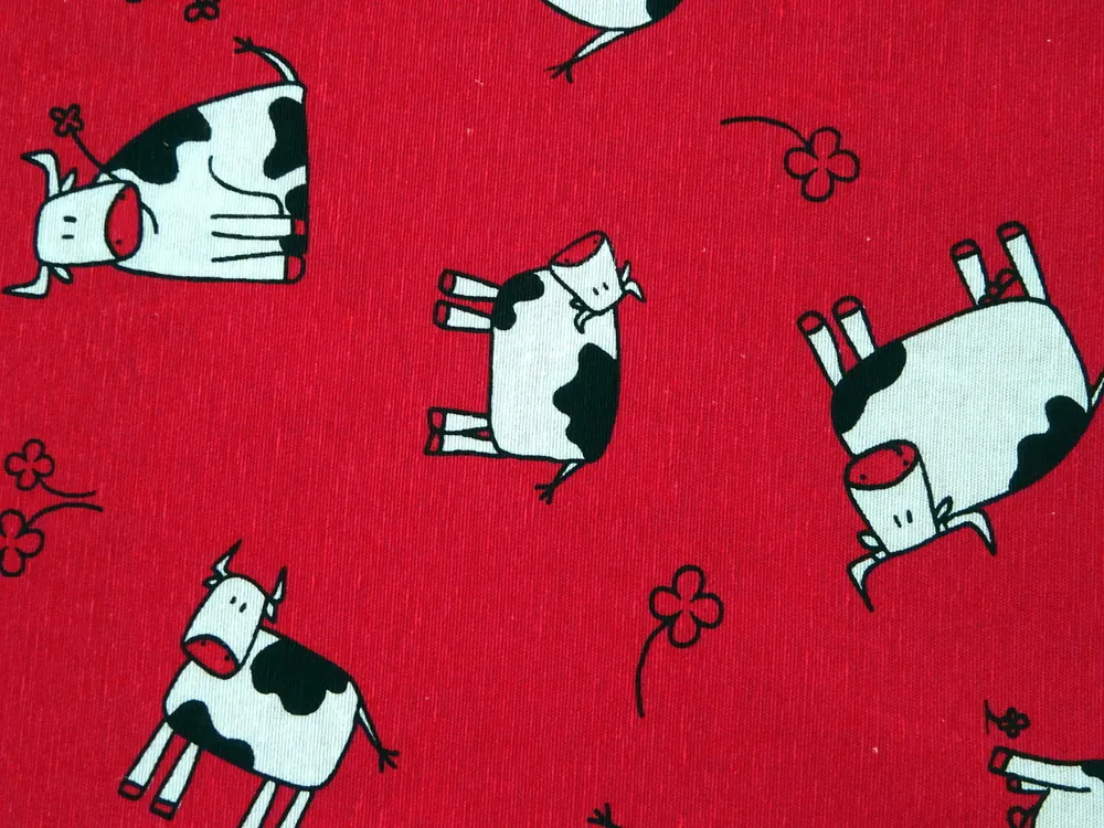 Poťahovka červená "bielo-čierna krava" 