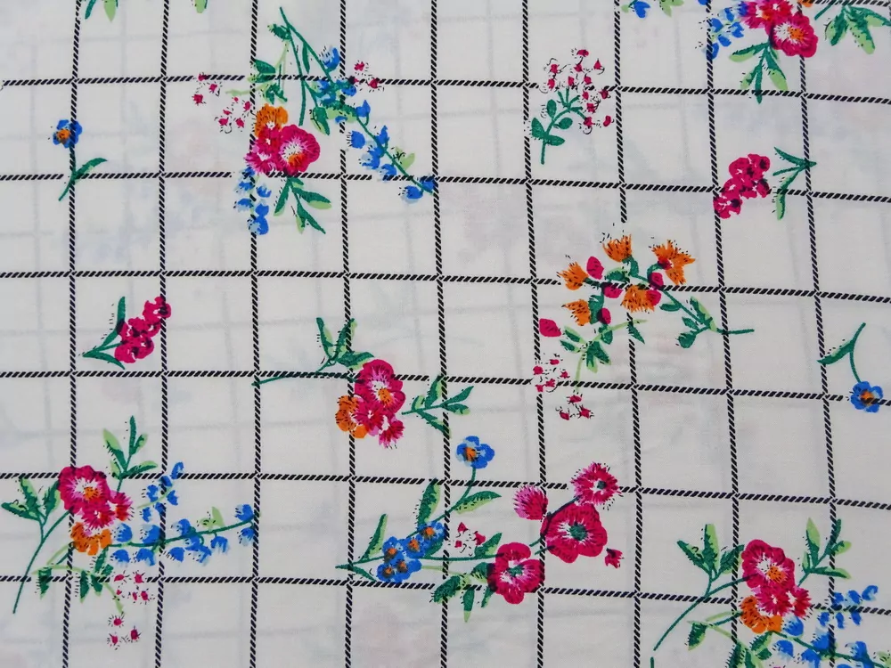 Šatovka smotanová "kvety, čierna mriežka" 