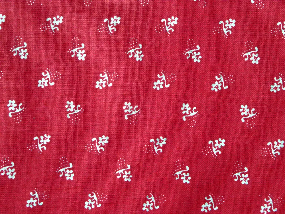 Bavlna červená "drobný kvet" 