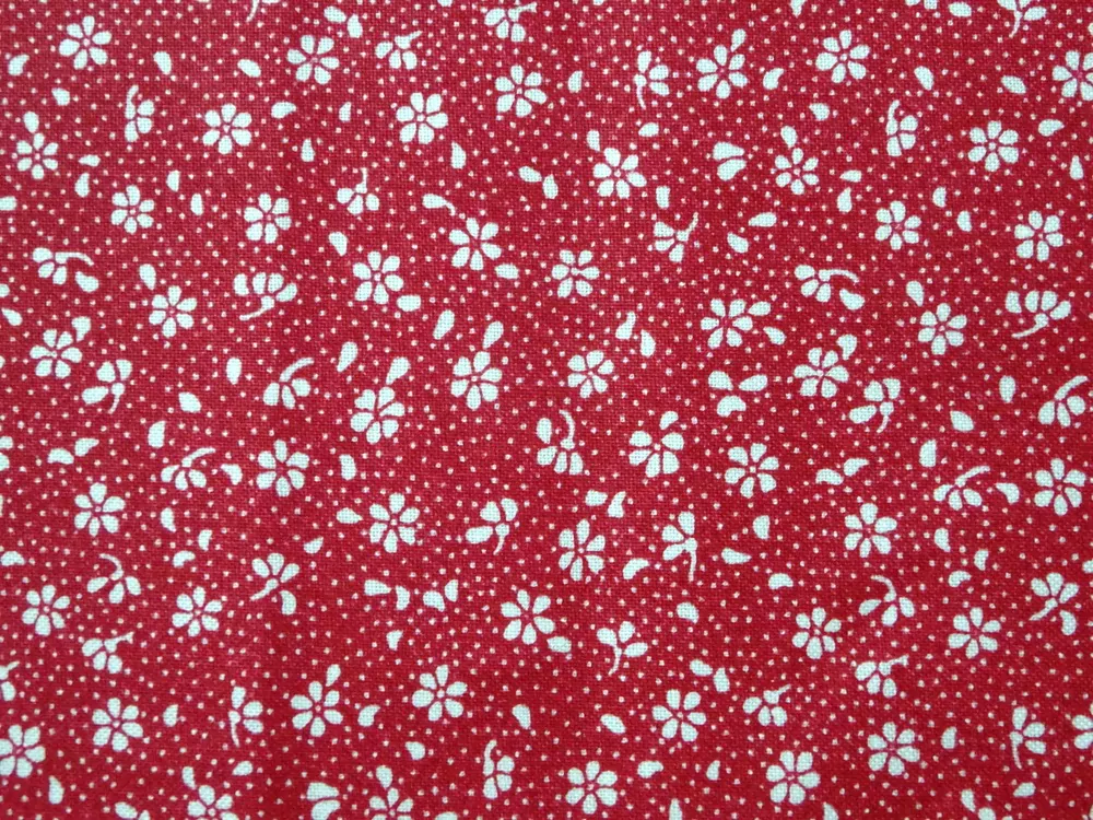 Bavlna tmavočervená "drobný biely kvet" 