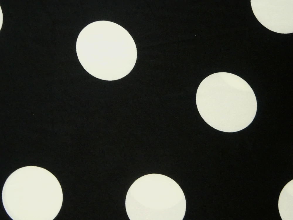 Hodváb čierny "maslová bodka" 