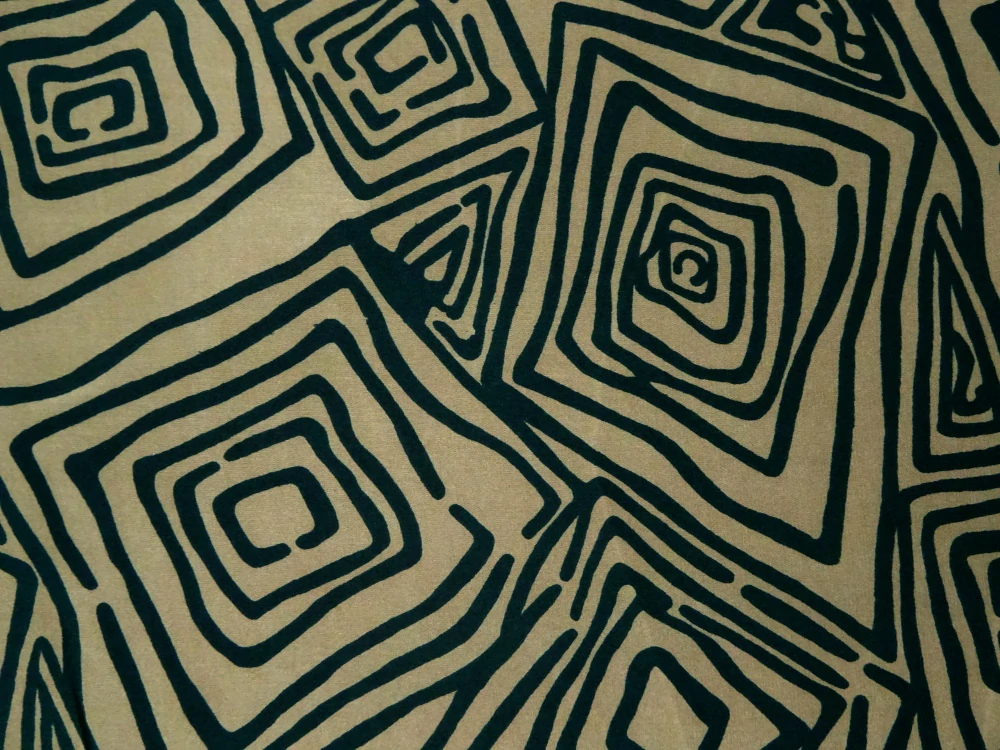 Hodváb hnedý "čierny vzor" 