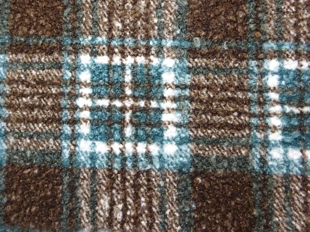 Buklé bielo-hnedé "tyrkysovomodré káro"