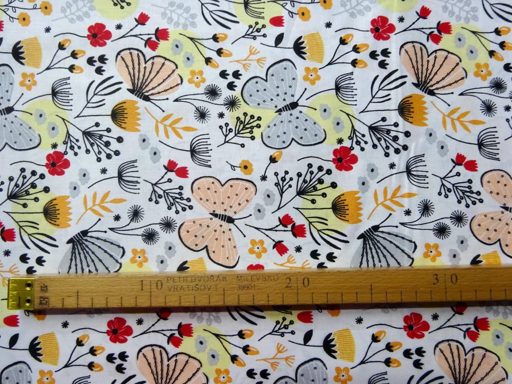 Bavlna biela "motýľ, kvety" 