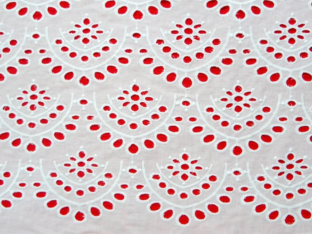 Madeira biela "vyšívaný vzor" 