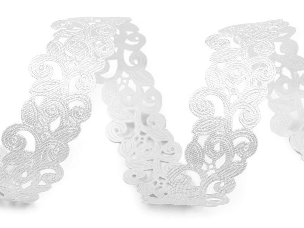 Prámik saténový biely "vzorovaný" 