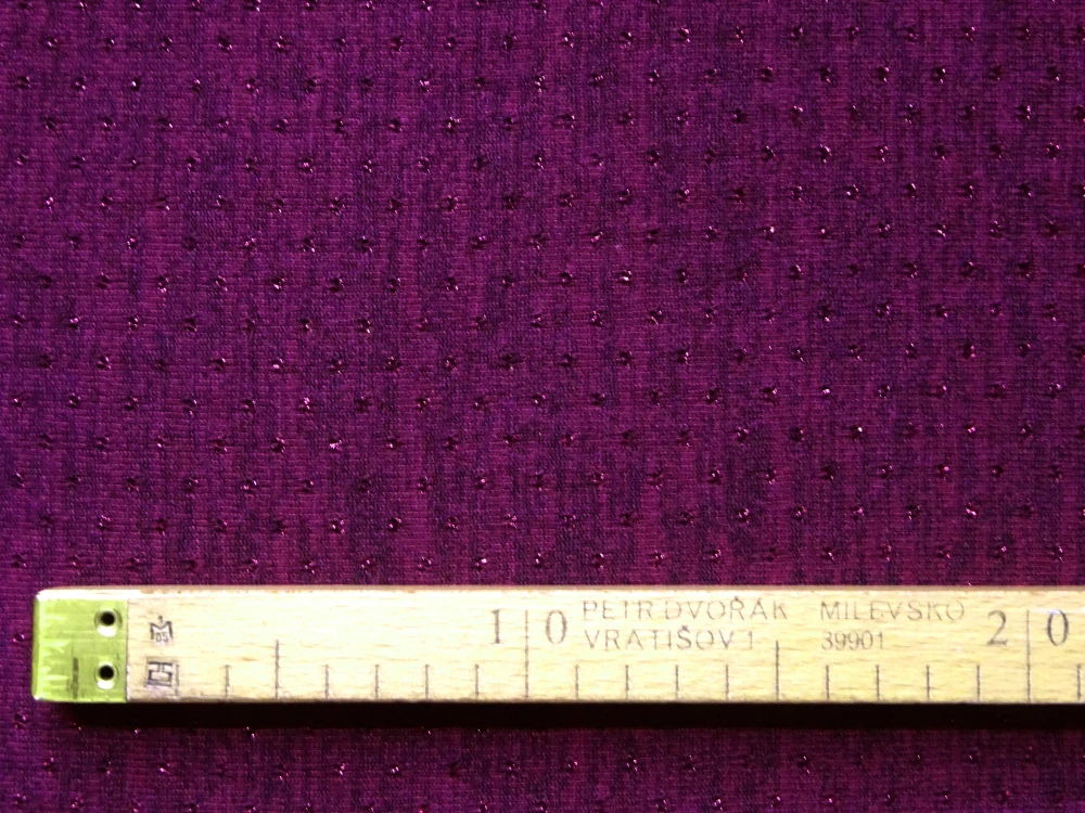 Úplete vínový "dierkovaný" - lurexová nitka