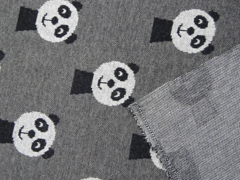 Svetrovina sivá "panda" 