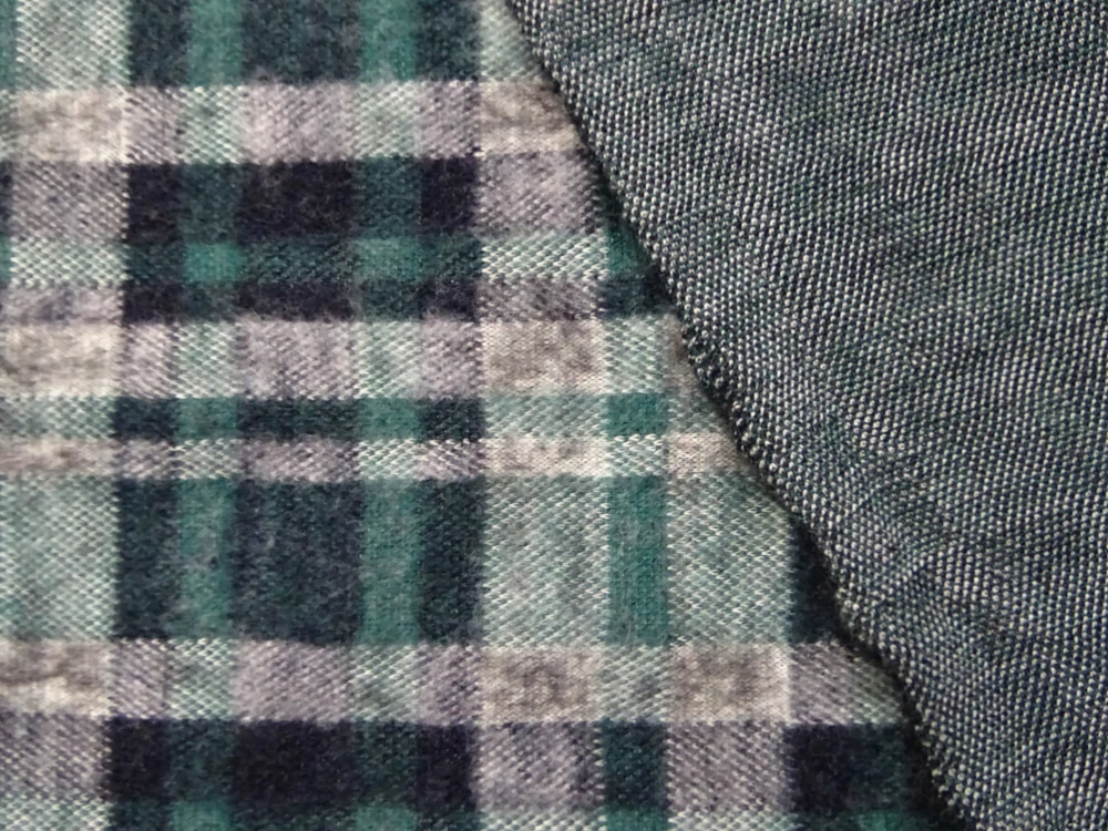 Svetrovina smaragdovo-čierna "káro" 