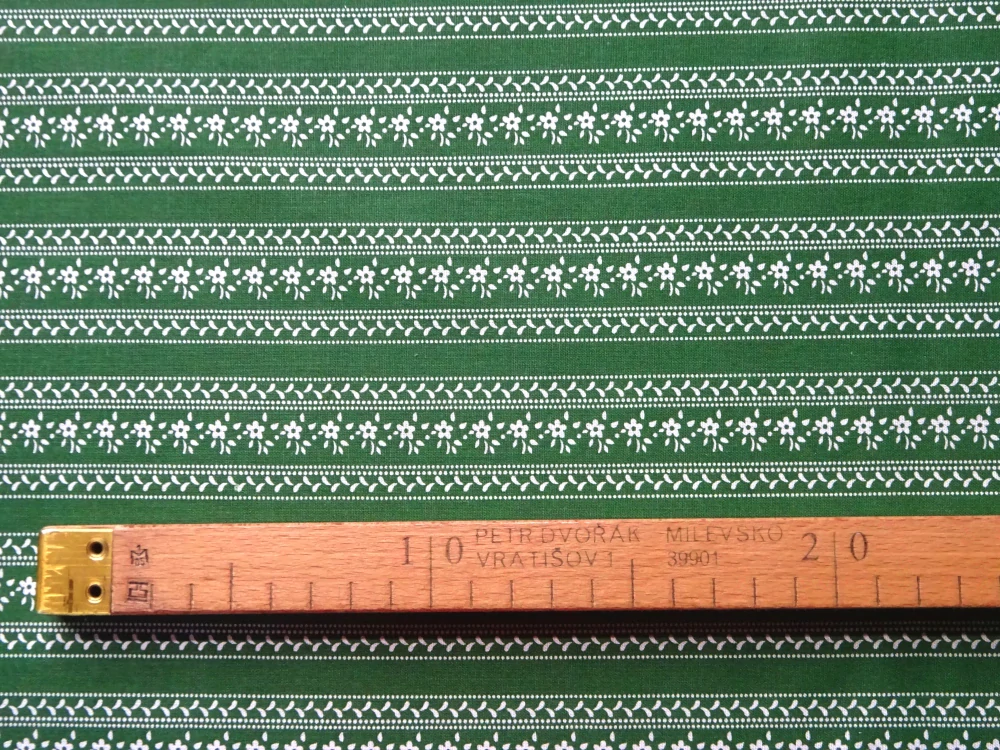 Bavlna zelená "ľudový vzor" 