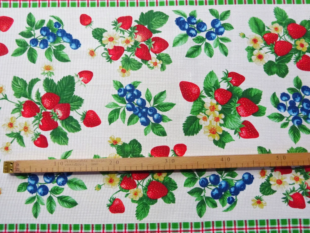 Utierkovina maslová "jahody a čučoriedky"