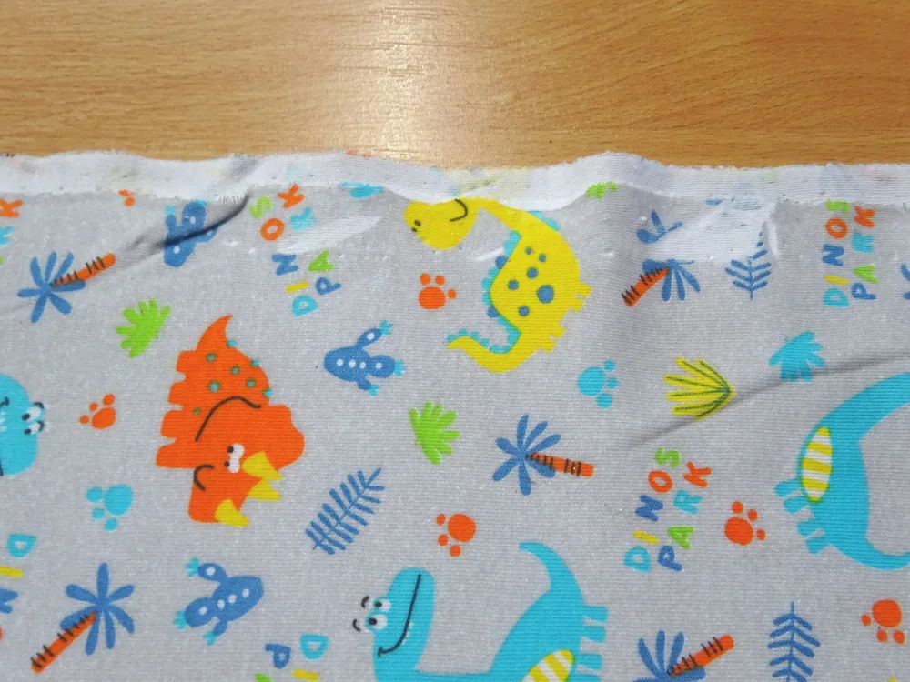 Úplet certifikovaný sivý "dinosaurus" 