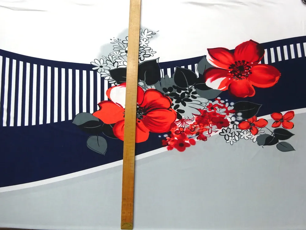 Úplet bielo-sivo-tmavomodrý "kvet" - bordúra 