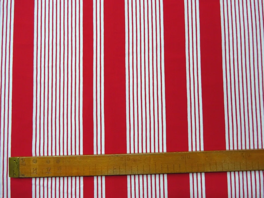 Úplet červený "biely pásik"