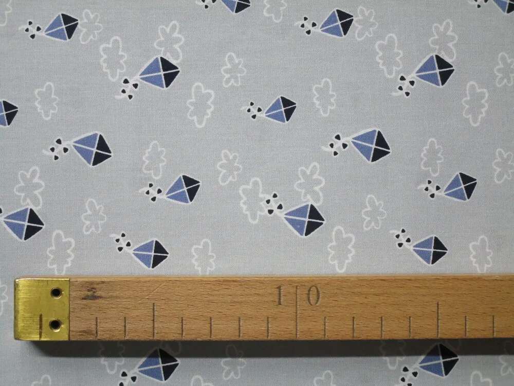 Bavlna sivá "šarkan, oblaky" 