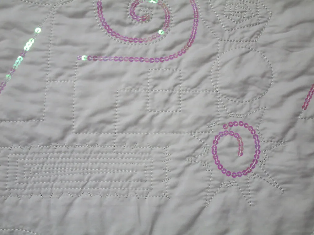 Bundovina prošev biela "ružovkasté flitre" 