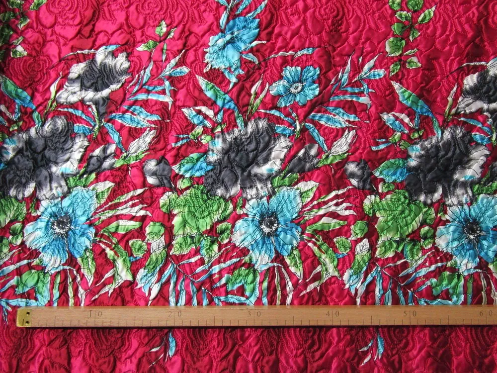 Bundovina prošev malinovo-červená "kvety" 