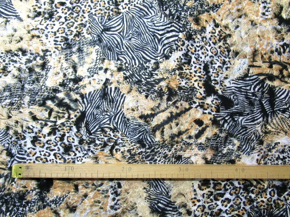 Kabátovina čierna "béžovo-pomarančový zvierací motív"