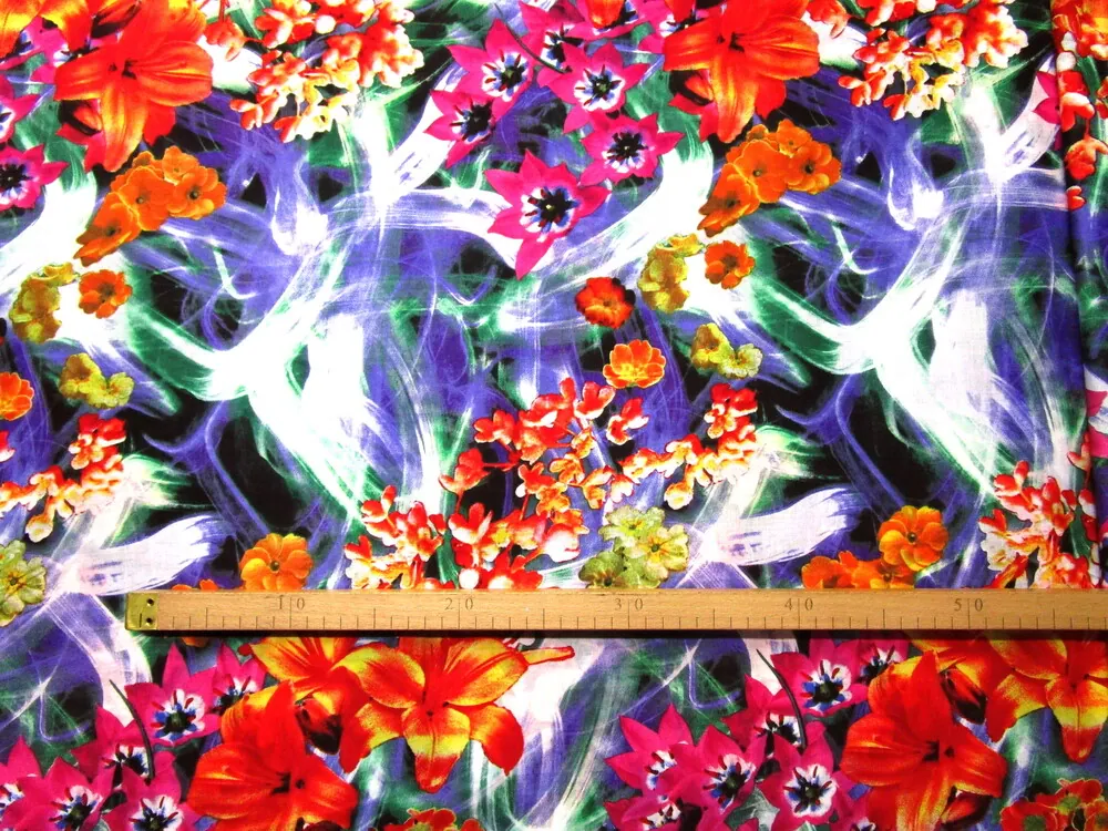 Bavlna bielo-fialovo-zelená "kvety"