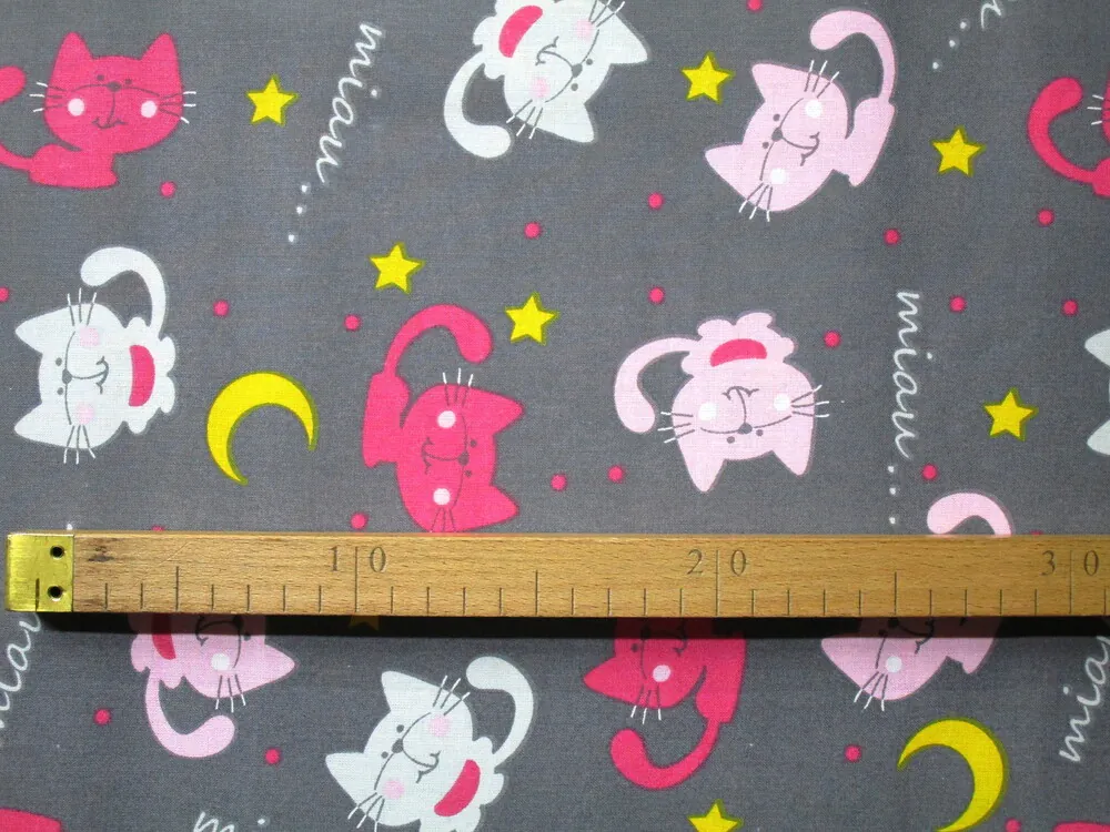 Bavlna tmavosivá sivé a ružové mačičky"