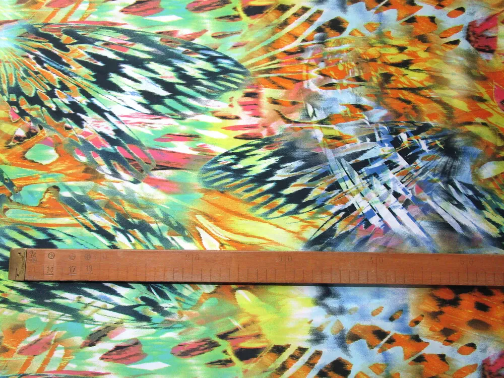 Satén s hodvábom "motýlie krídla"