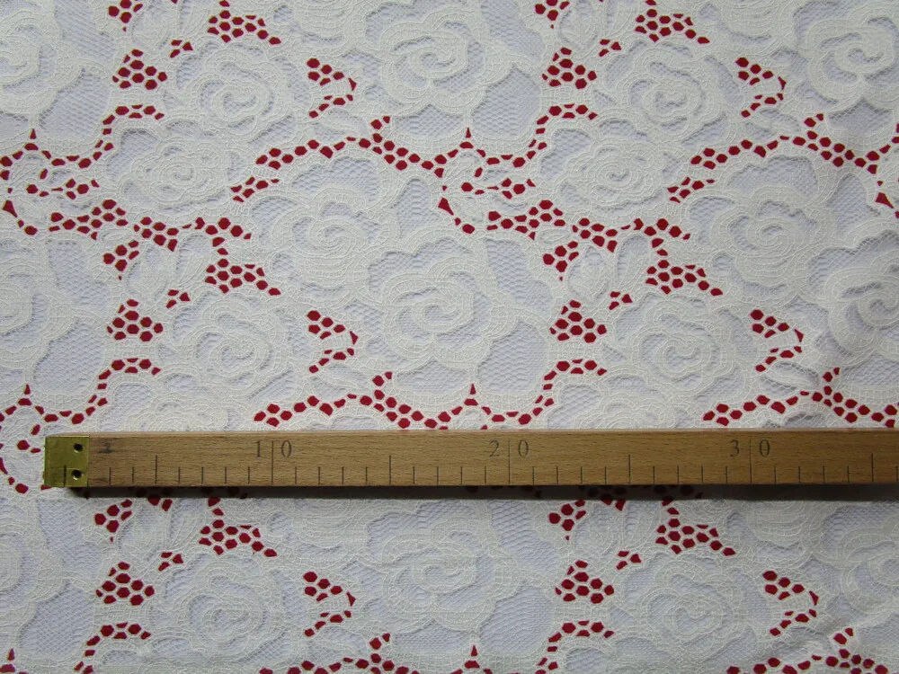 Krajka smotanová "kvety, jahodový vzor"