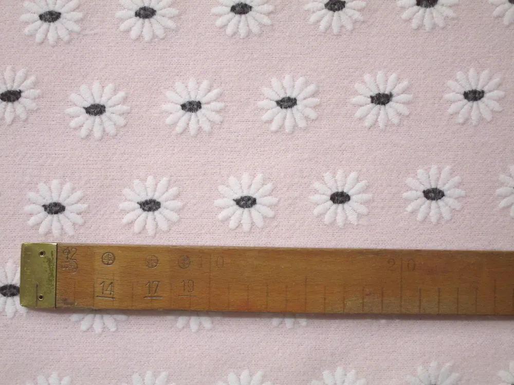 Svetrovina svetloružová "plastické kvety"