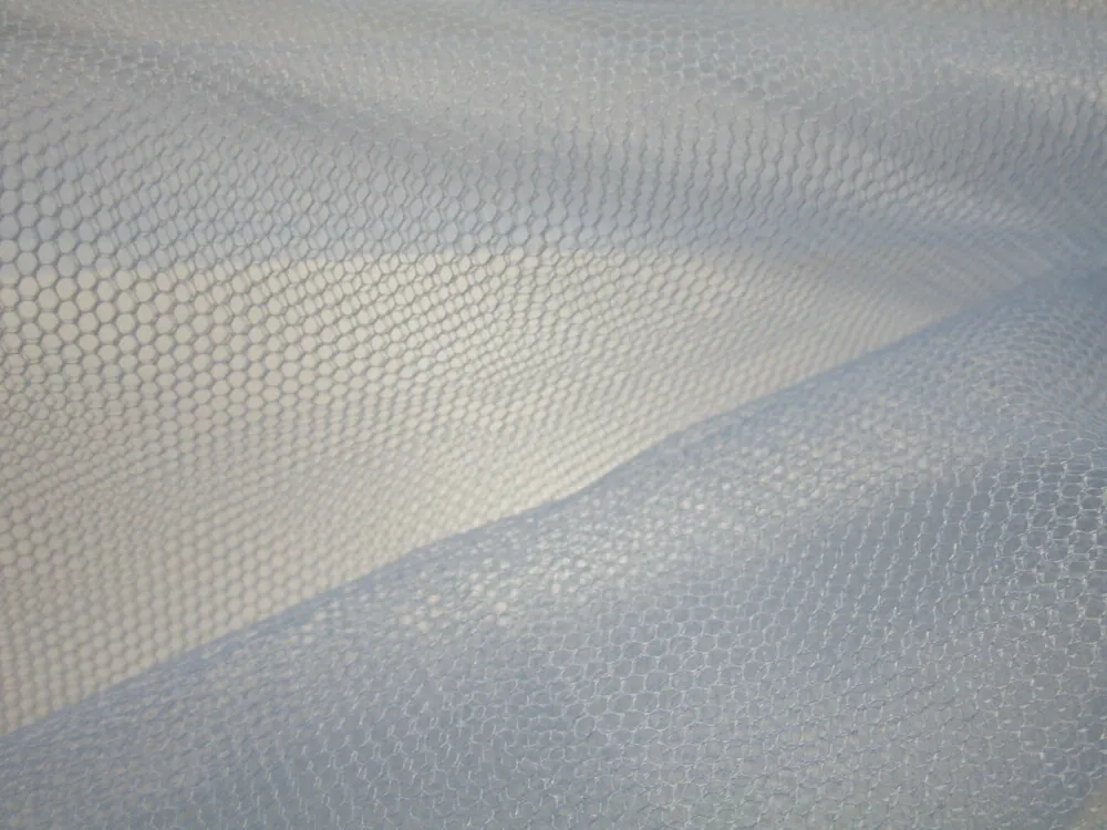 Tyl "svetlo modrý" - väčšie očká 