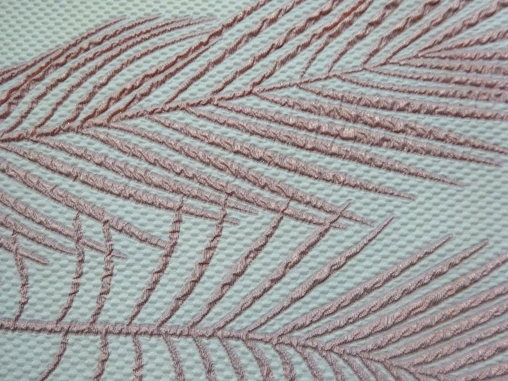 Žakard maslový "metalické pierka" - raport 