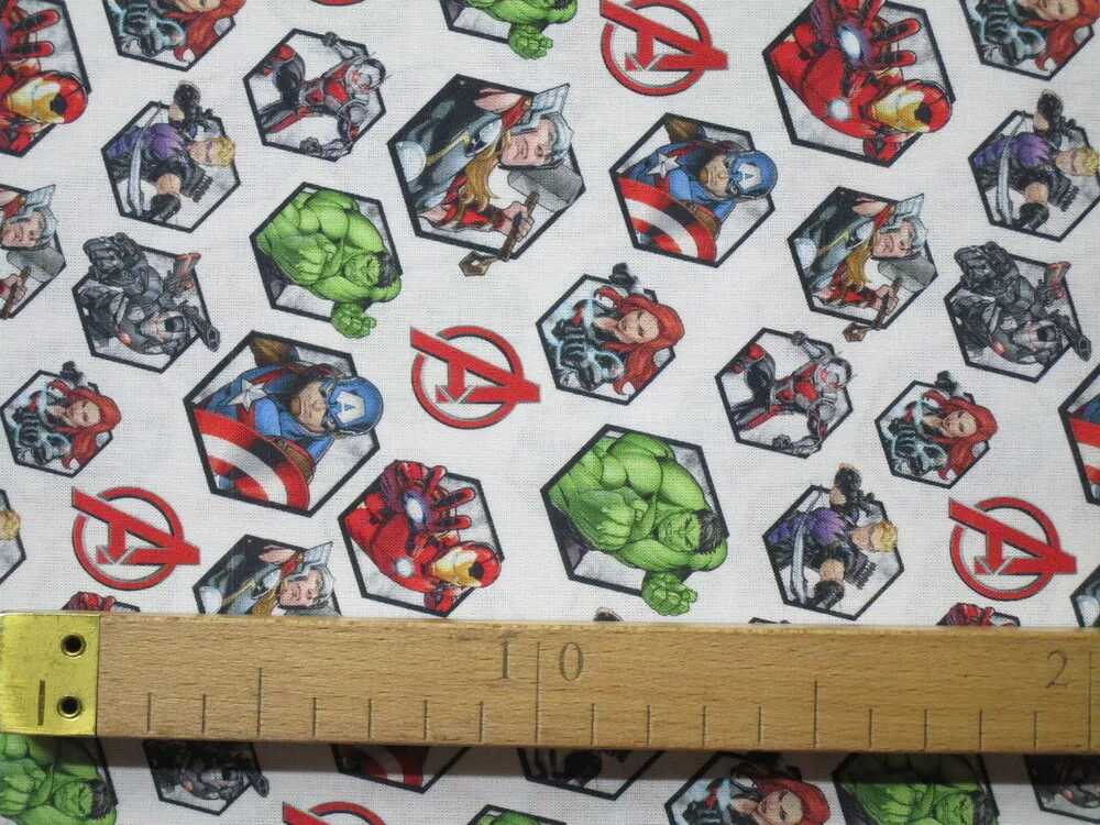 Bavlna biela "AVENGERS" - licencovaná 
