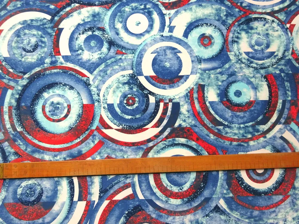 Úplet bielo-modro-červený "kruhy"