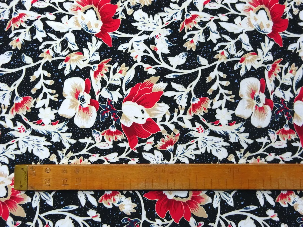 Úplet čierny "bielo-béžovo-červené kvety"