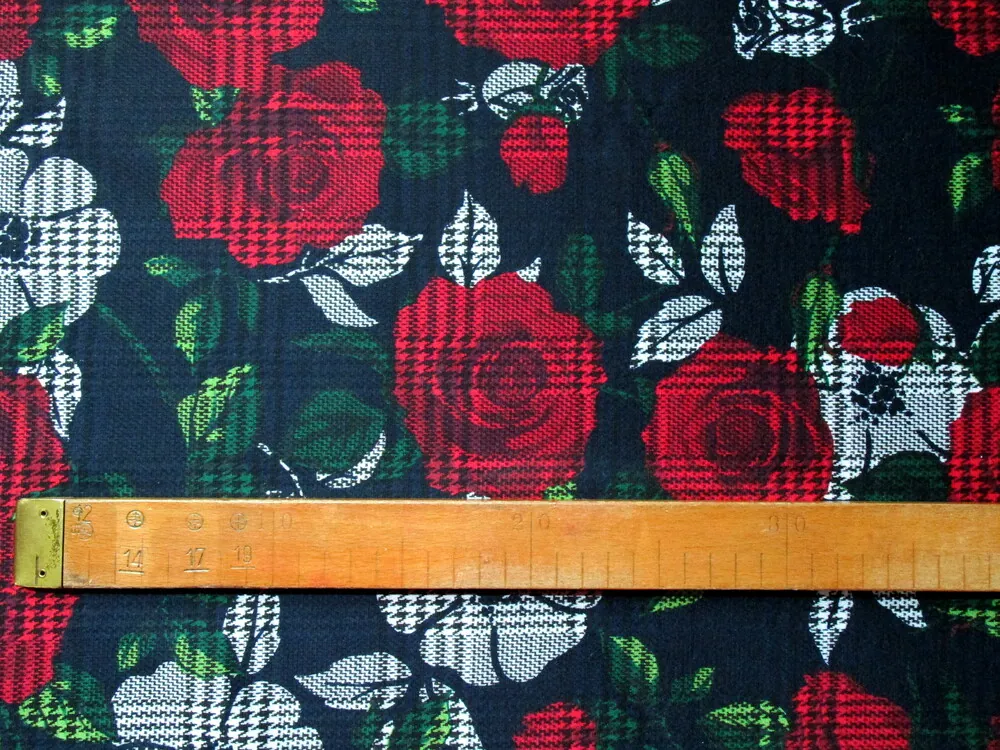 Úplet tmavomodrý "biele a červené kvety"