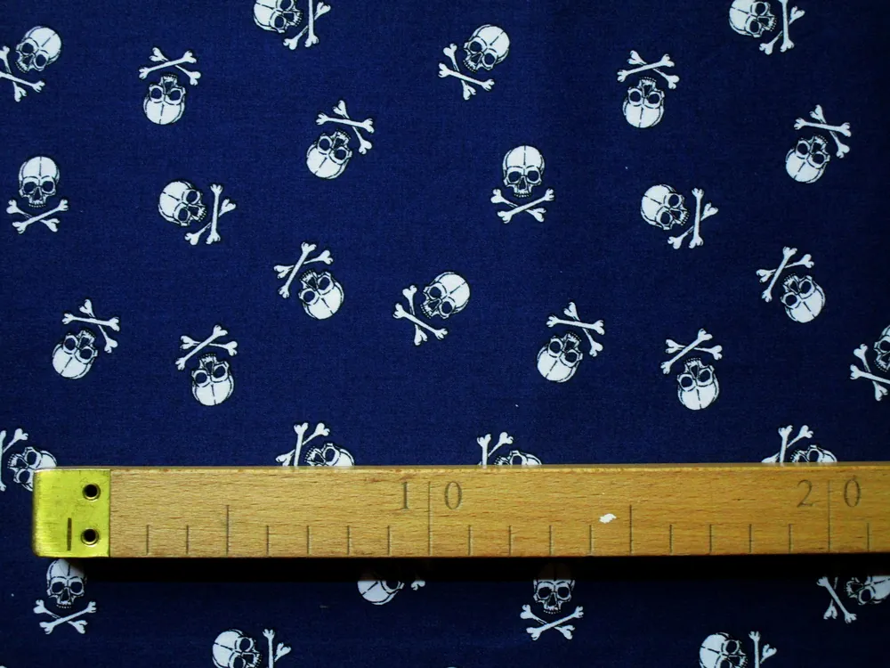 Bavlna tmavomodrá "biela lebka" 