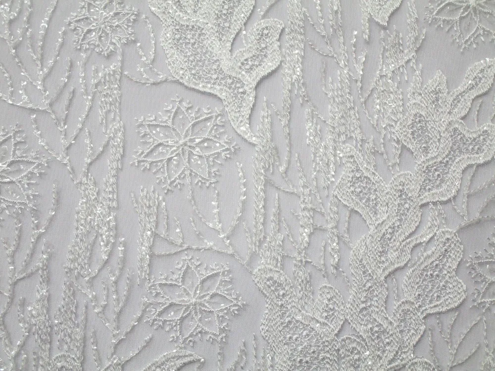 Vyšívaný tyl biely "kvety" - bordúra 