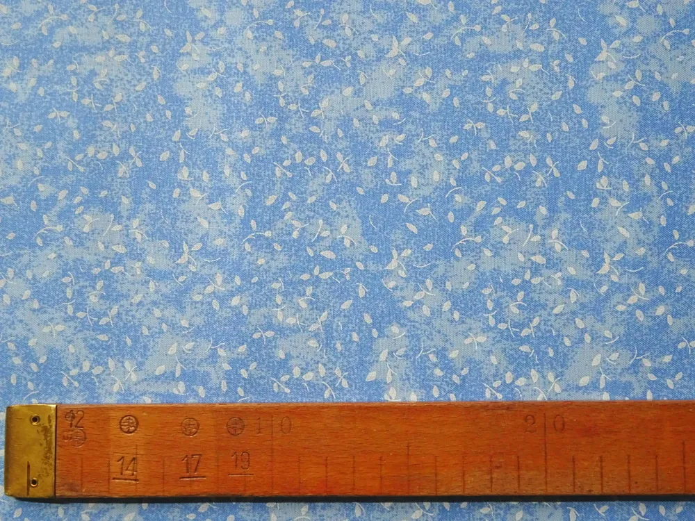 Bavlna modrá batika "biele lístočky" 