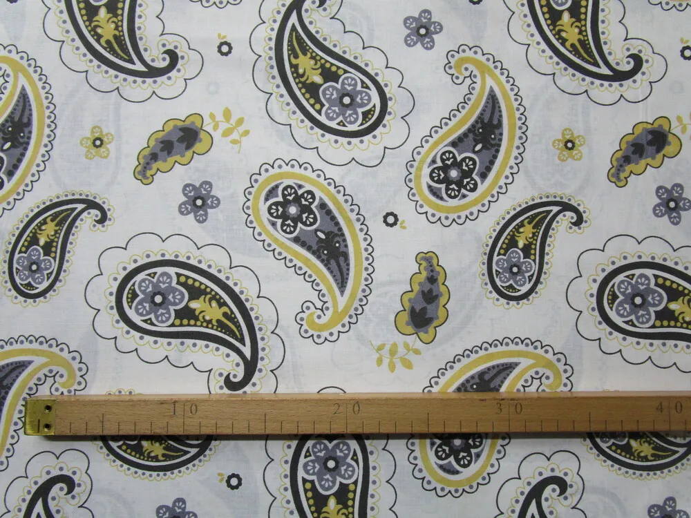 Bavlna biela "kašmírový vzor"