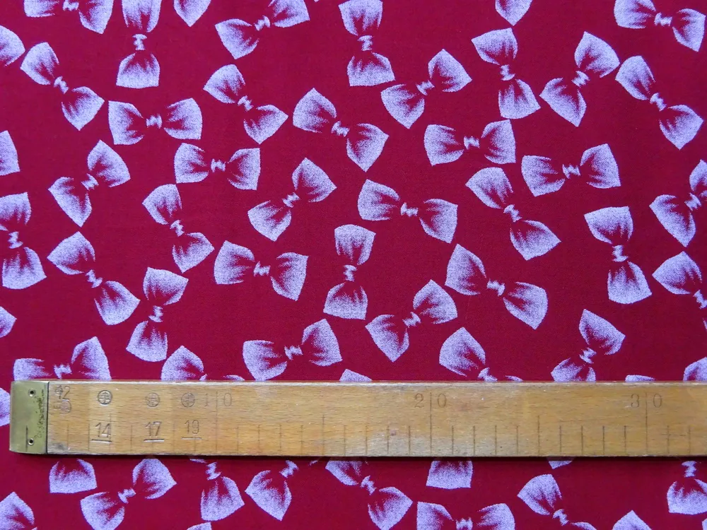 Šatovka tmavočervená "mašličky"