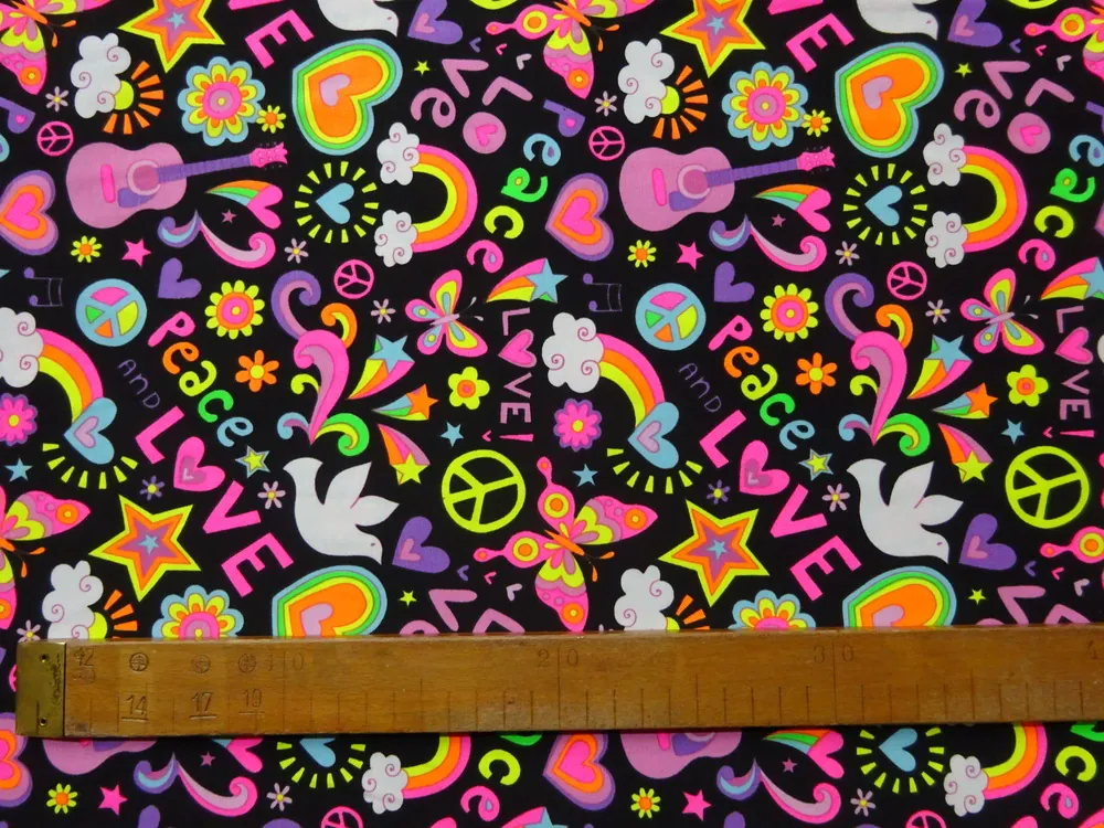 Úplet čierny "rôzne vzory v neónových farbách"