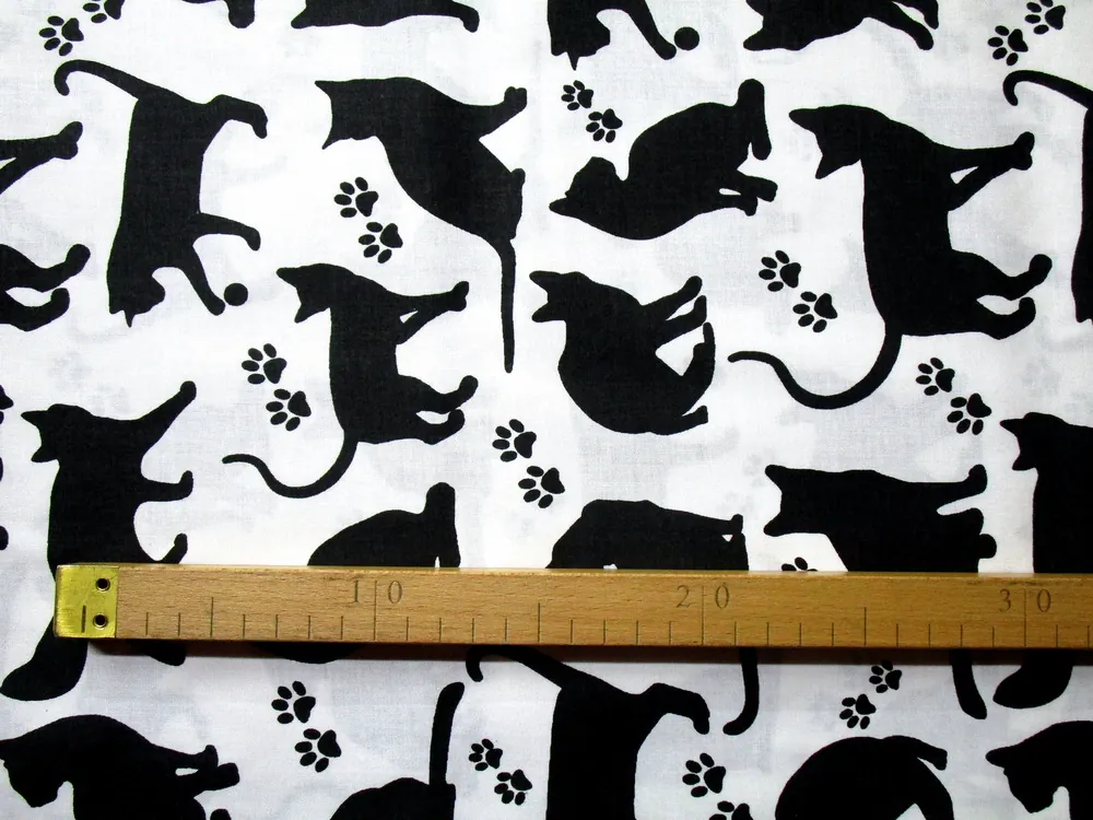 Bavlna biela "čierne mačičky" 