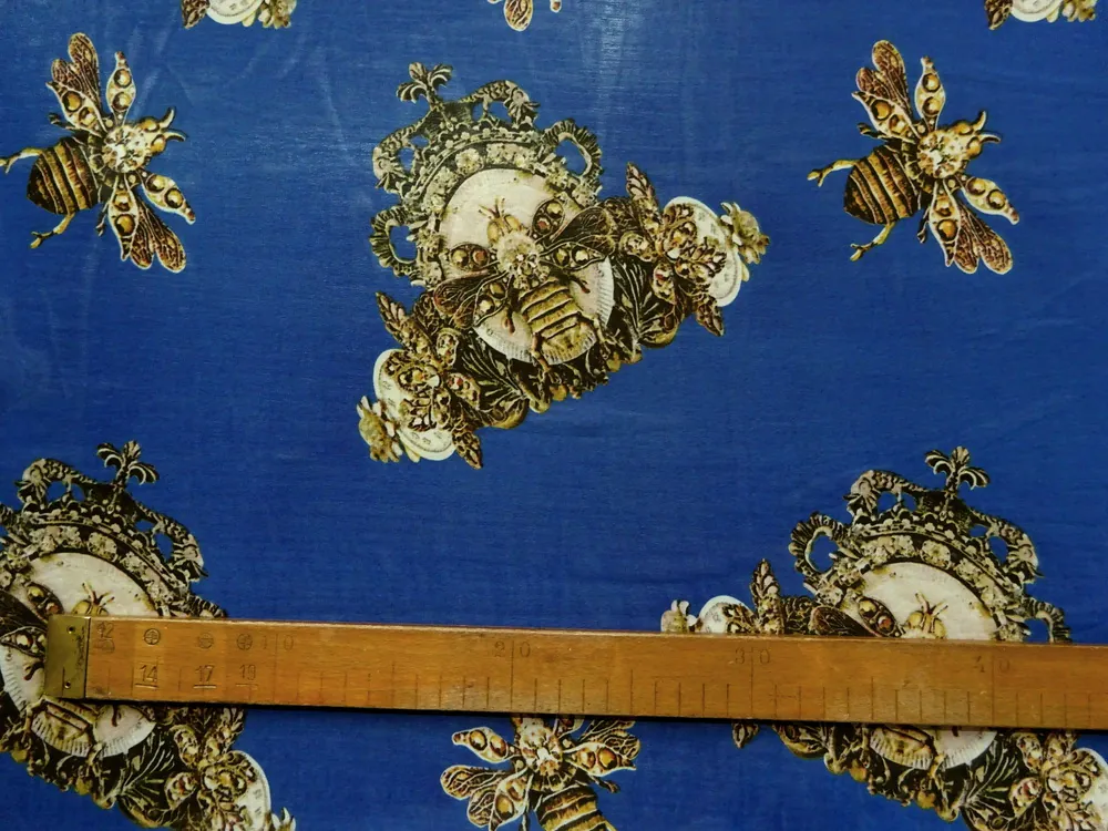 Šifón modrý "včielky" 