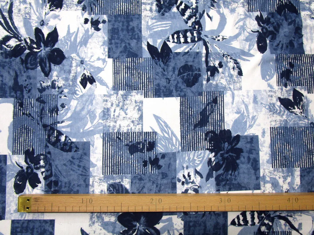 Úplet bielo-modrý "kvety, listy, štvorce"