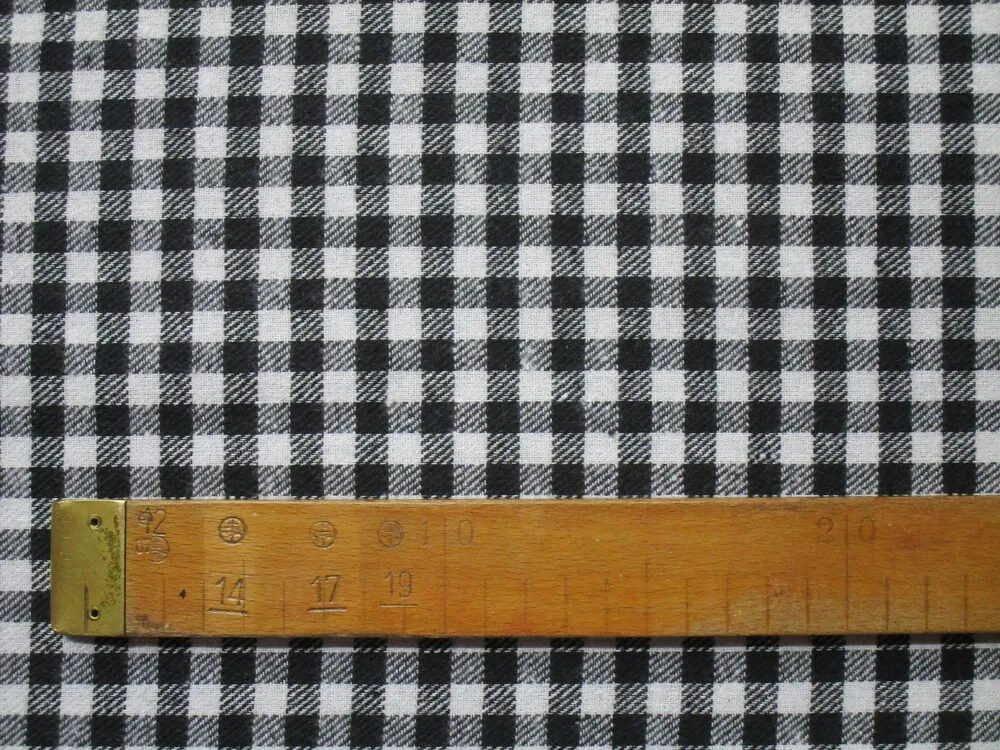 Flanel bielo-čierny "kocka" 