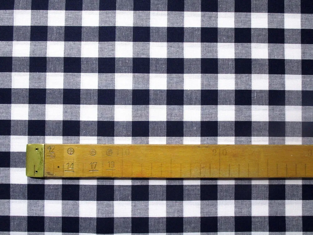 Bavlna biela "tmavomodrá do čierna kocka"