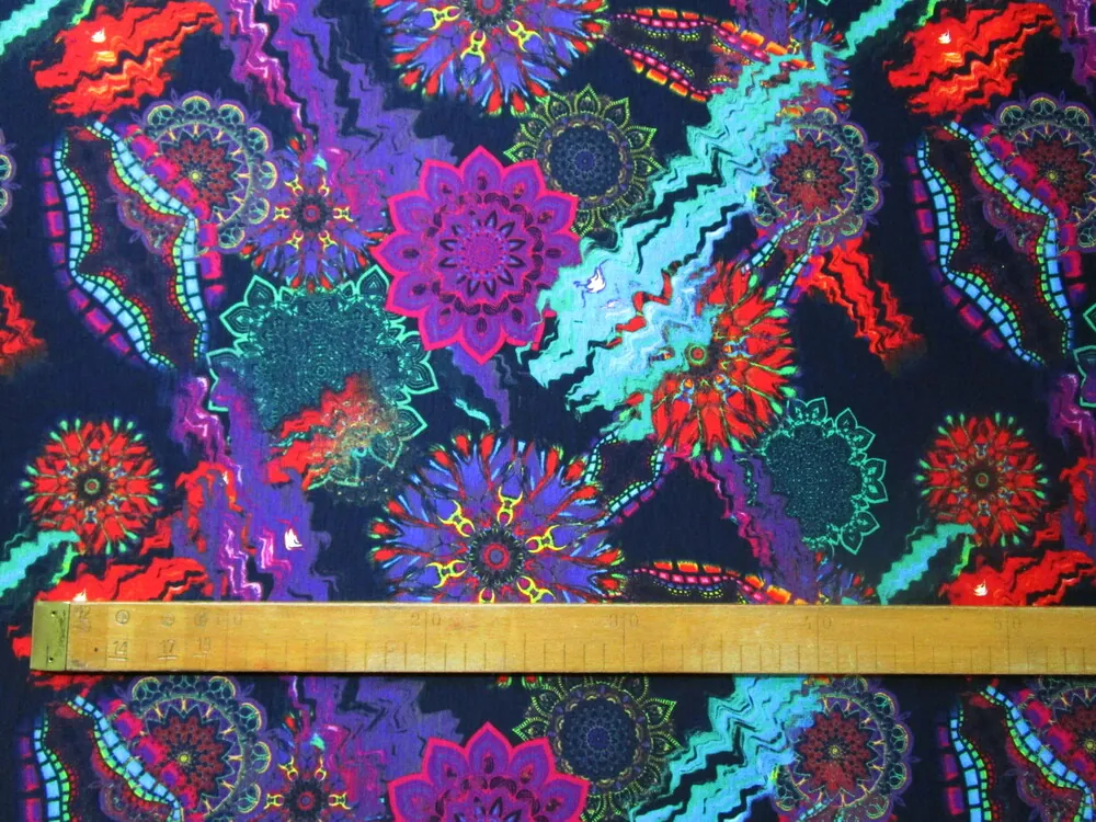 Úplet tmavomodrý do čierna "mandala"