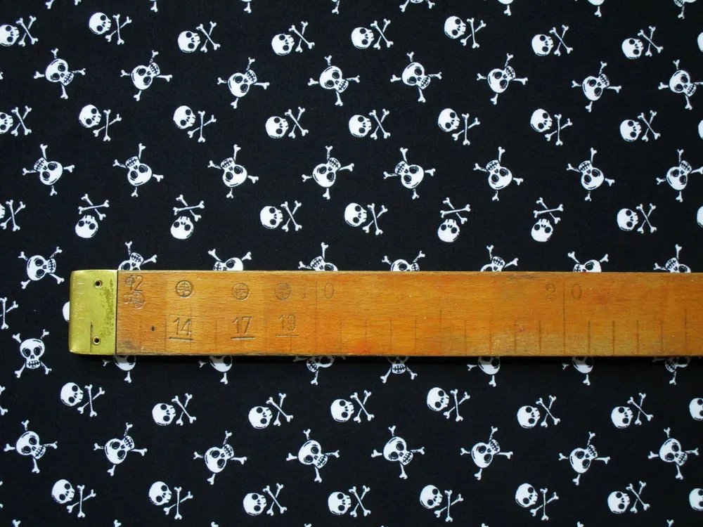 Úplet čierny "biela lebka" 