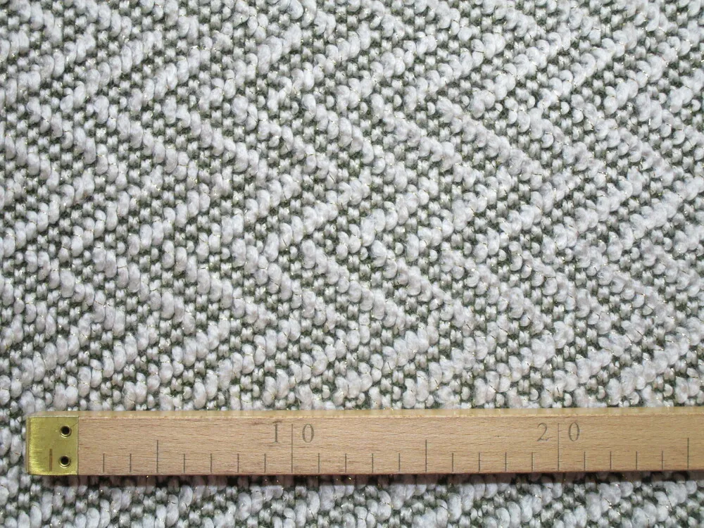 Svetrovina sivo-zelená "cik-cak pretkávaný zlatou nitkou"